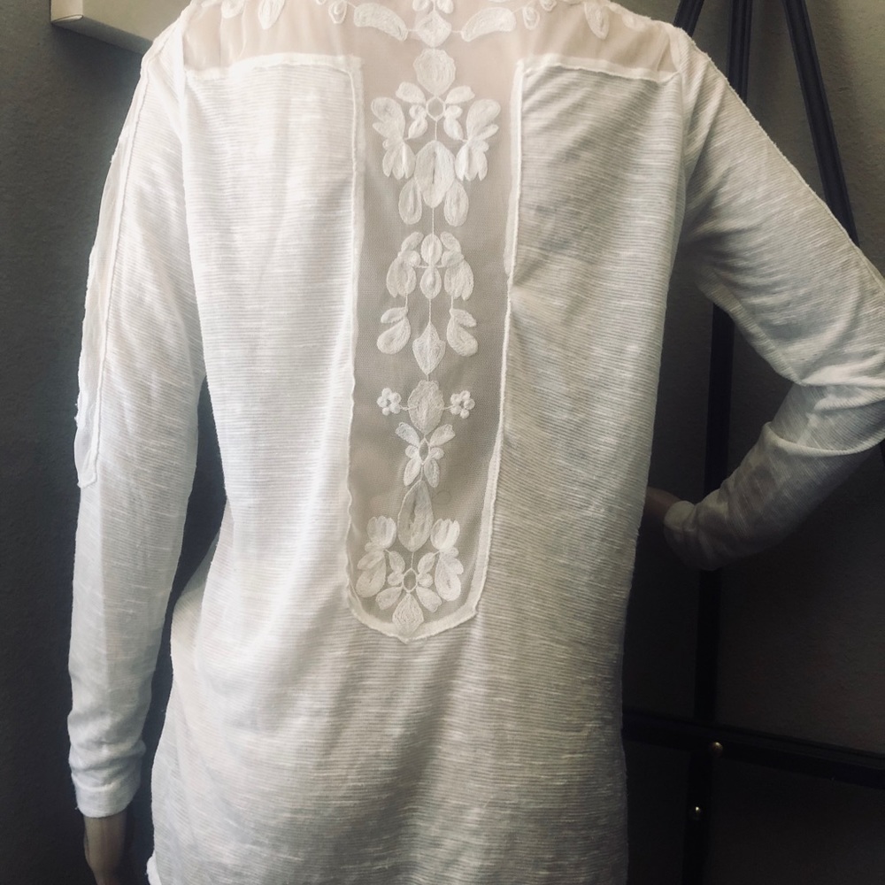 White lacy top - Picture 4 of 7